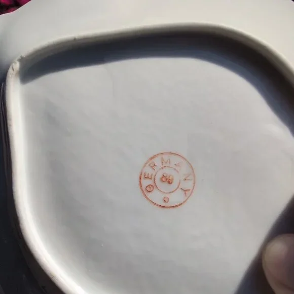 Antique Small 7" Leaf-Shaped Dish with Pink Roses Germany 89 - Picture 2 of 3